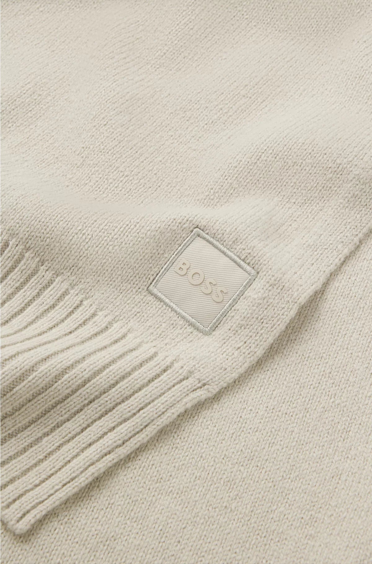 RIBBED-HEM PLAIN-KNIT SCARF WITH WOVEN LOGO BADGE