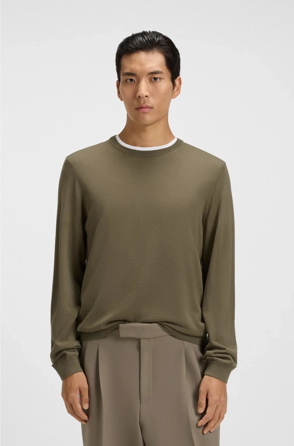 SLIM-FIT SWEATER IN MERINO WOOL WITH CREW NECKLINE