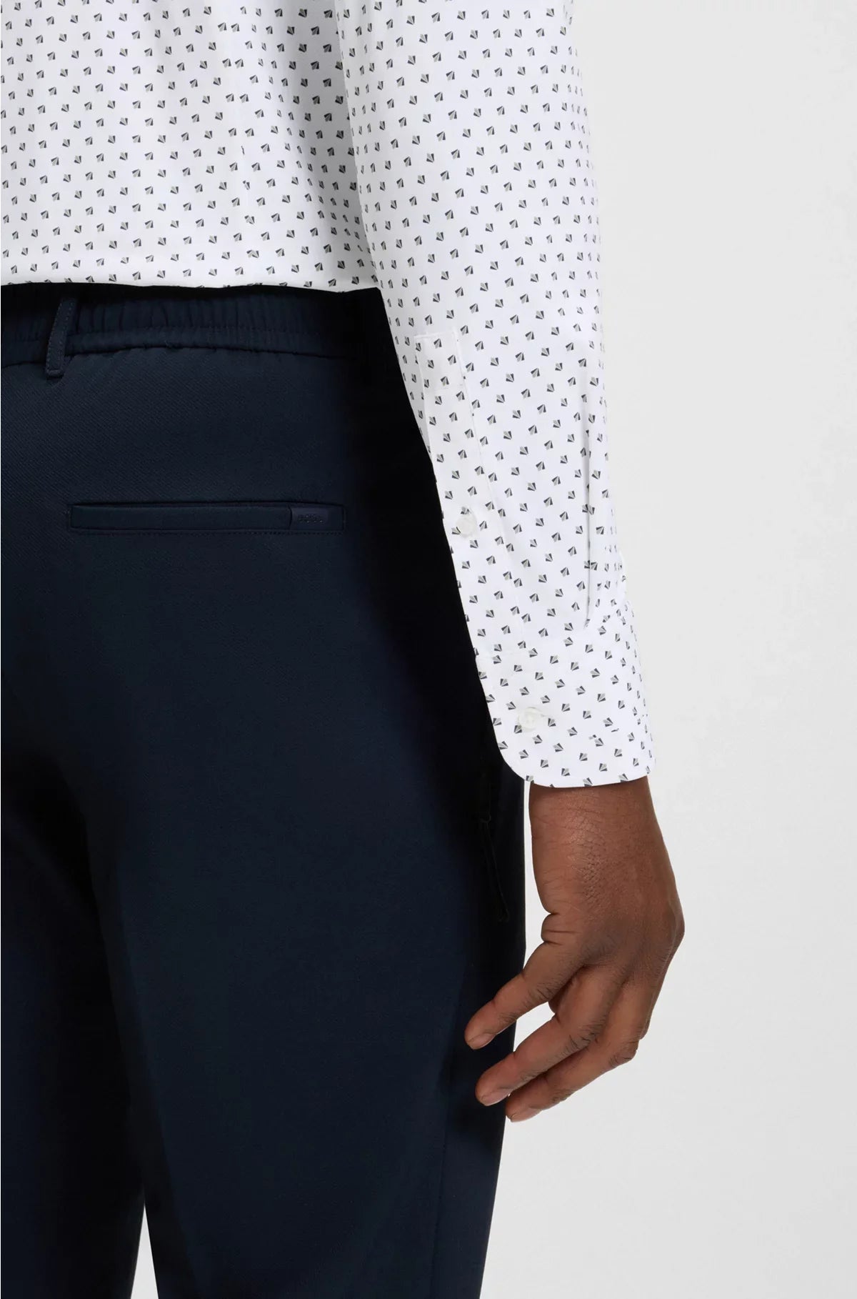 CAMICIA SLIM-FIT IN TESSUTO PERFORMANCE-STRETCH DI PRODUZIONE ITALIANA