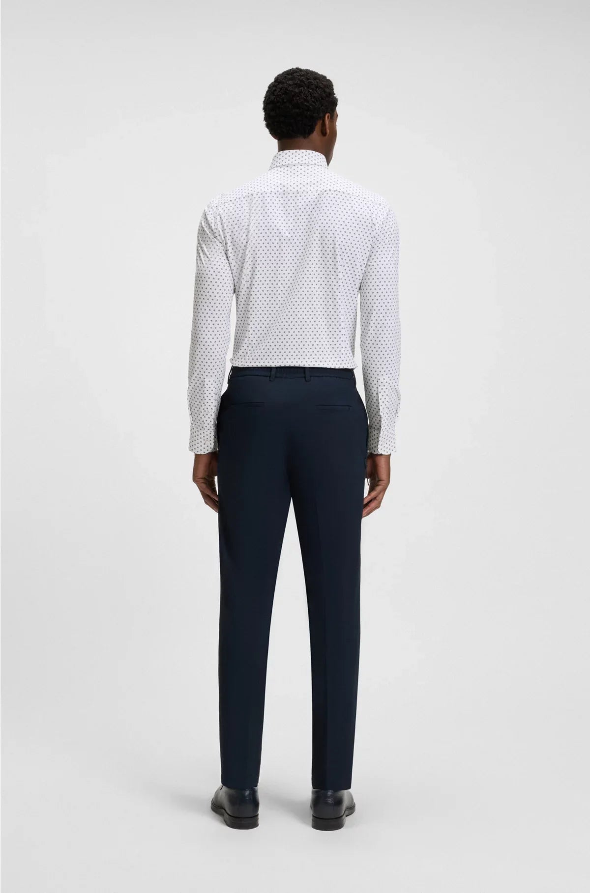 CAMICIA SLIM-FIT IN TESSUTO PERFORMANCE-STRETCH DI PRODUZIONE ITALIANA