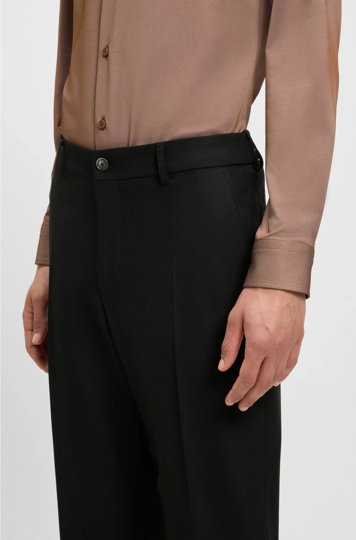 TAPERED-FIT TROUSERS IN MACHINE-WASHABLE STRETCH FABRIC