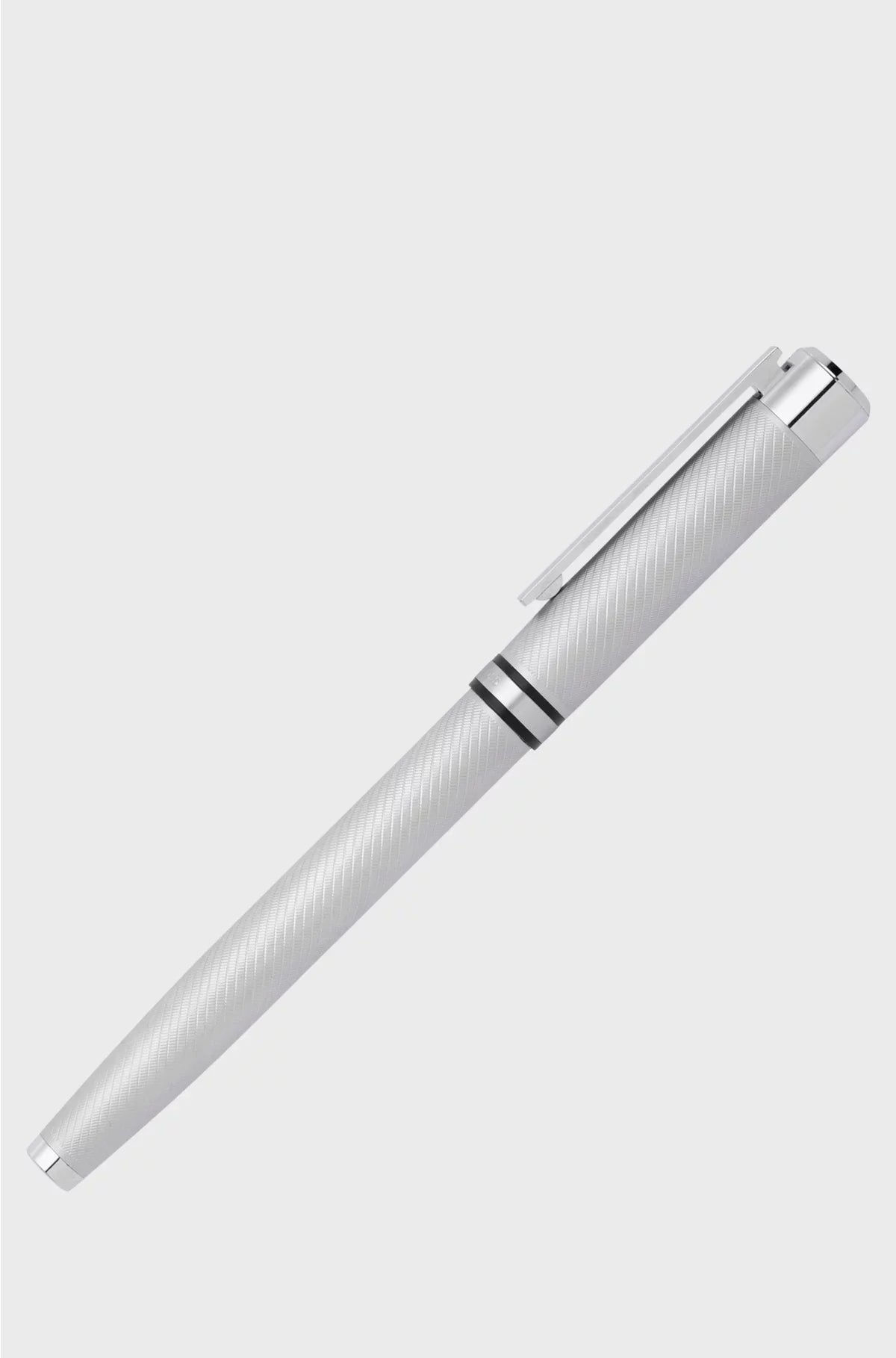 CHROME FOUNTAIN PEN WITH ENGRAVED PATTERN