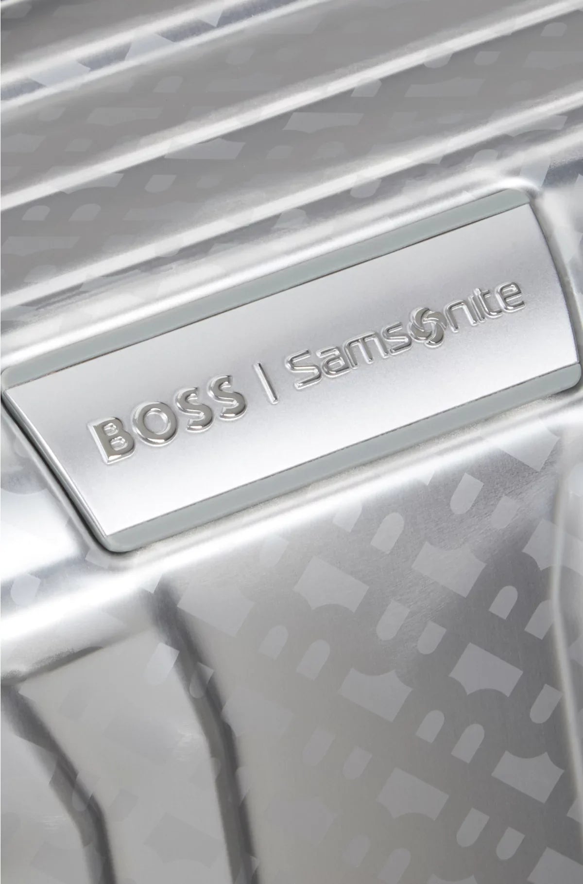 SILVER ALUMINIUM TRUNK SUITCASE 80CM