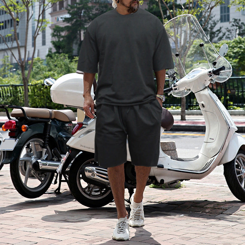 Completo da uomo due pezzi casual tinta unita con pantaloncini